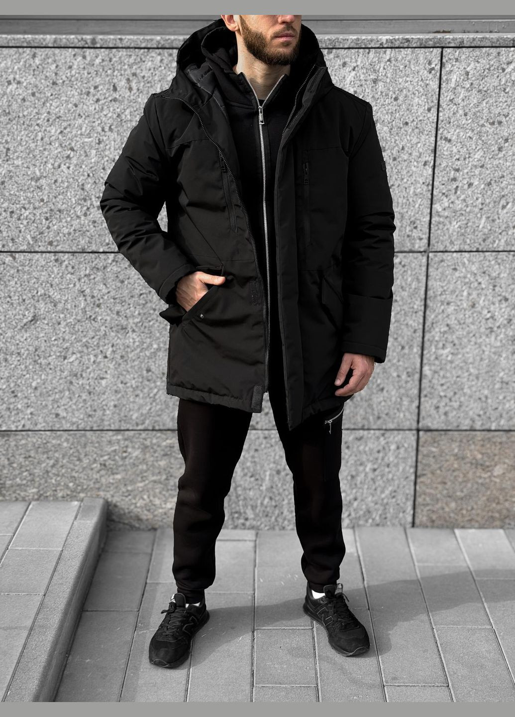 Чорна зимня подовжена тепла куртка на пуху Vakko