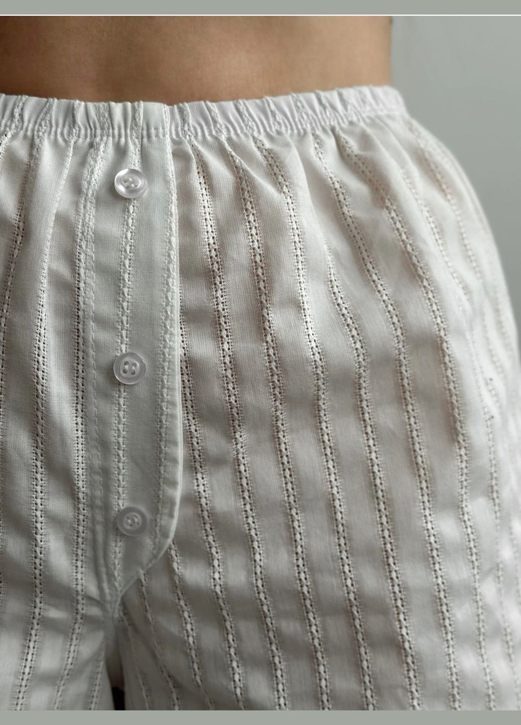 Белая всесезон женские пижамные шорты белые батист с рисунком и кружевом (одежда для дома женская, пижама женская, одежда для сна) Twins