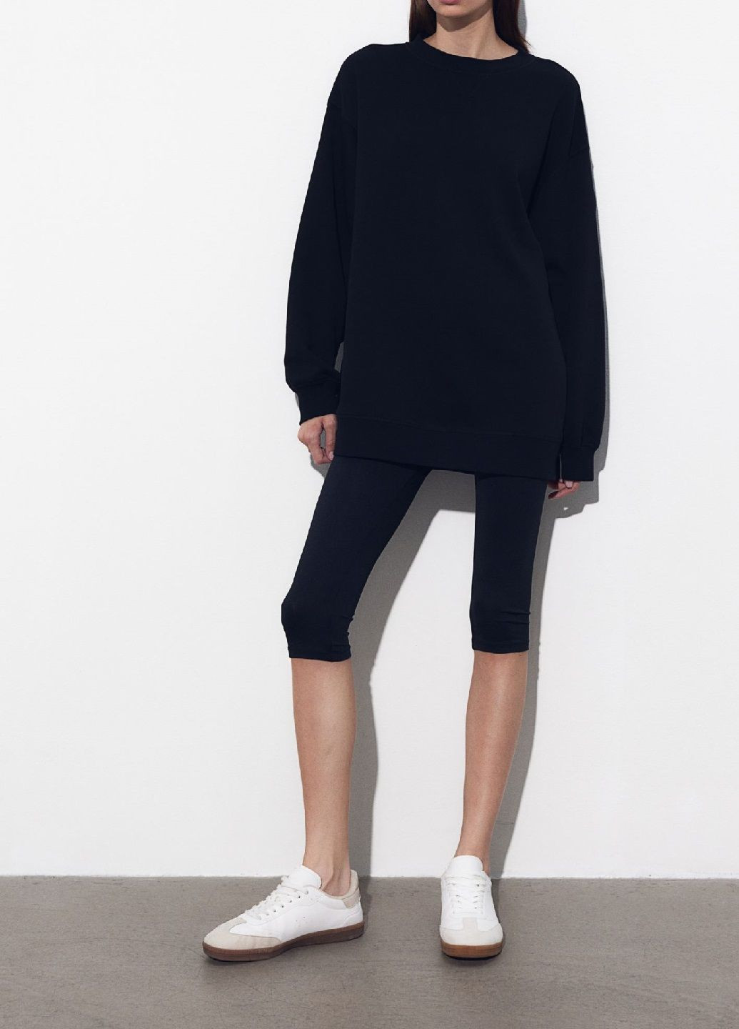 Черный свитшот H&M однотонный (300346661)