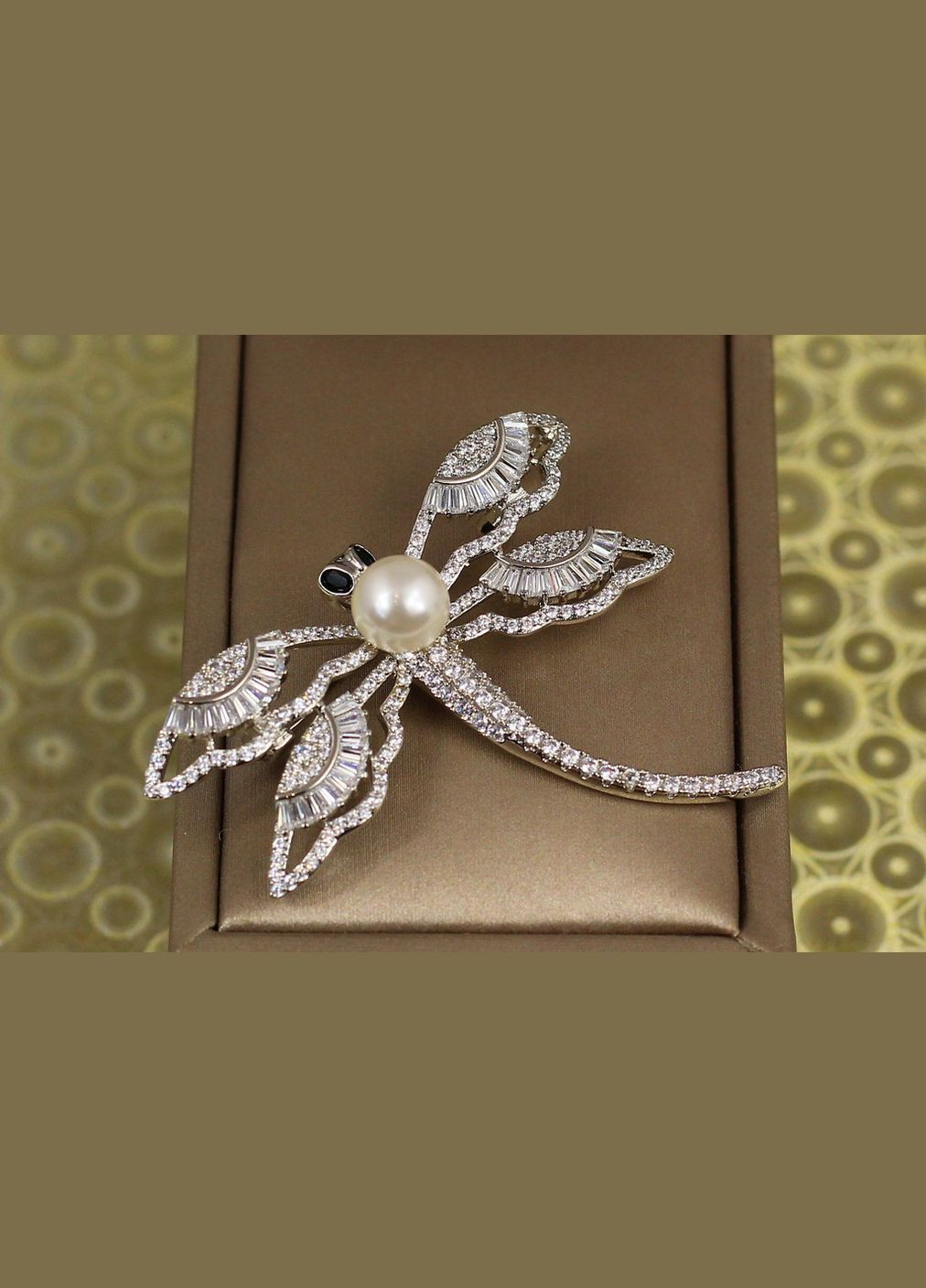 Брошь бабка с жемчужиной 4 см серебристая Xuping Jewelry (316433245)