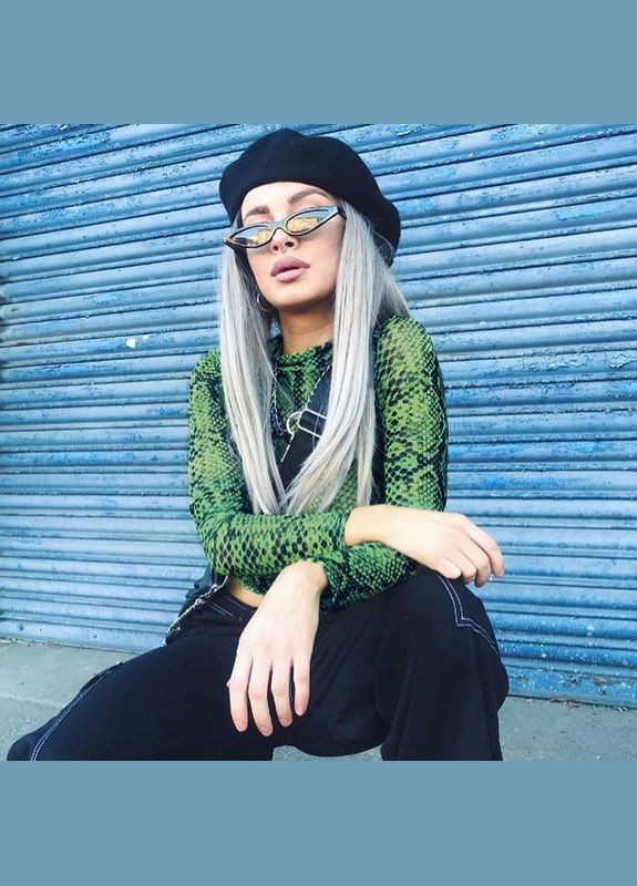 Зелёная женская топ кофточка со змеиным принтом гольф водолазка honey fashion accessories s бежевый (10-123) No Brand