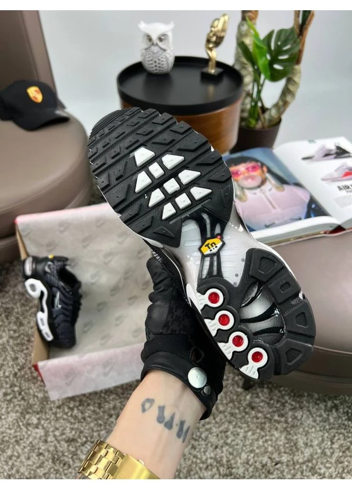 Чорно-білі кросівки black white line No Brand Air Max Plus