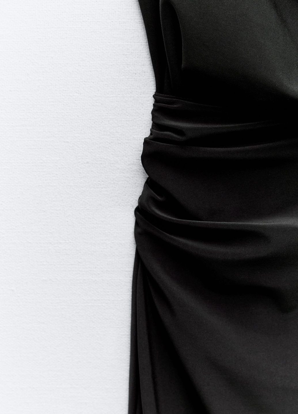 Черное вечернее платье Zara однотонное