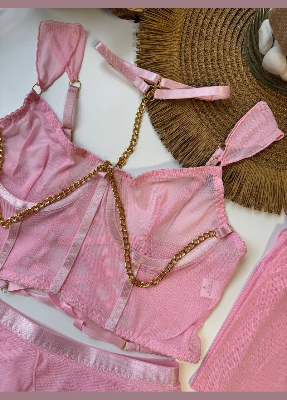 Светло-розовый демисезонный комплект с акцентными цепочками Vakko