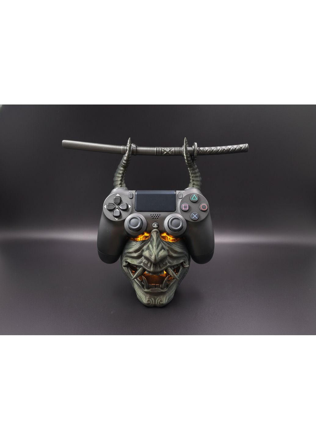 Держатель "Маска Они и Катана" (Ghost of Tsushima Style) No Brand (368771202)