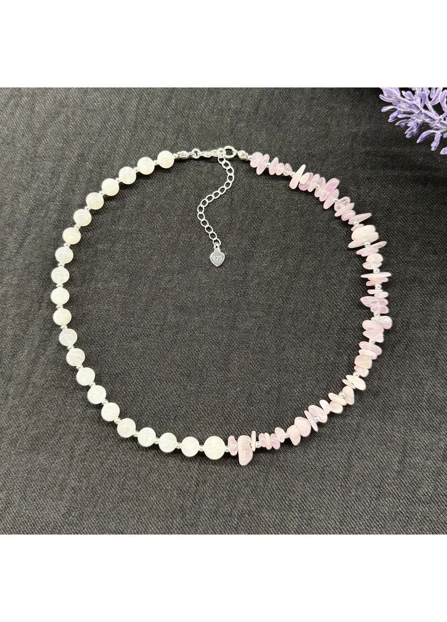 Чокер натуральний Кунцит і Адуляр, фур-ра гіп-ний сплав кольору срібло d-8-6мм+- L-38-43см No Brand місячний камінь латунь, натуральний камінь срібло (362695389)