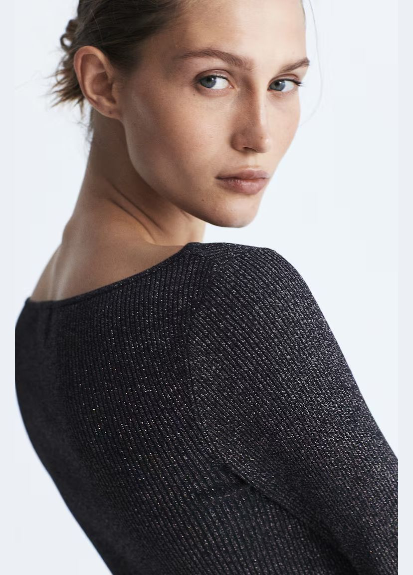 БЛИСТЯЧИЙ ТОП З ВИРІЗОМ-човником -S H&M (345206888)