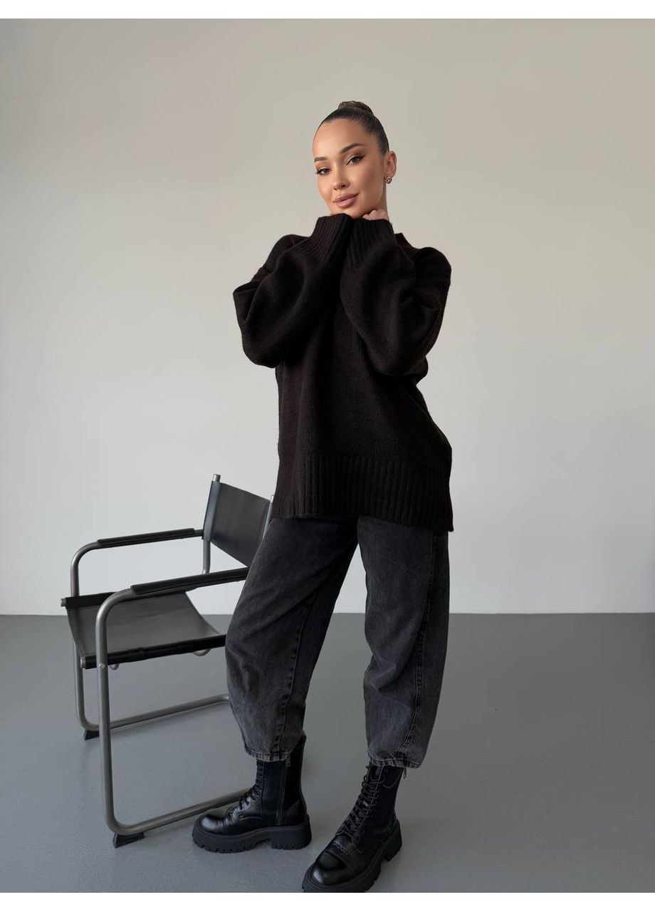 Чорний зимовий жіночий об’ємний светр вільного крою oversize Україна