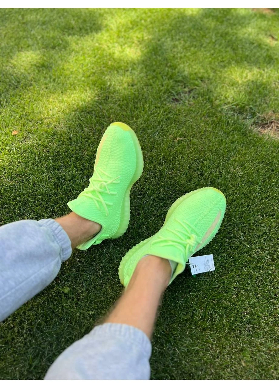 Черные летние кроссовки adidas yeezy boost 350 v2 glow in dark адидас изи буст No Brand