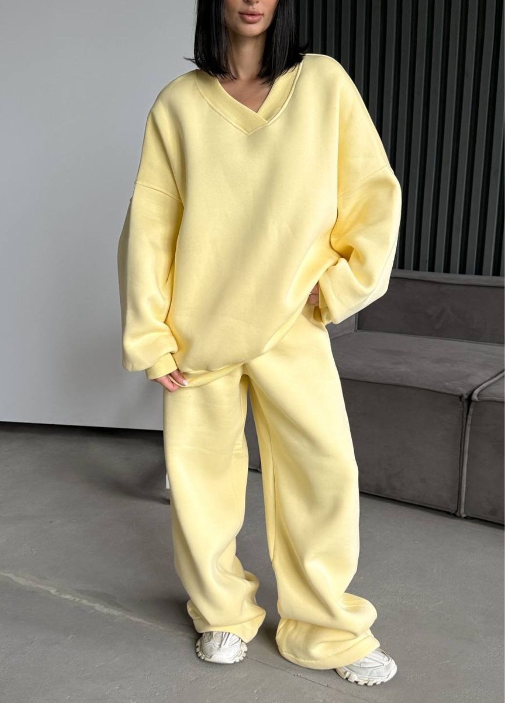 Базовый повседневный демисезонный оверсайз костюм двойка: свитшот + штаны палаццо Tik-Tak (364957572)