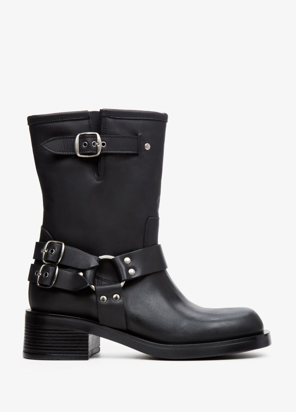 Осенние ботинки, цвет черный Estro