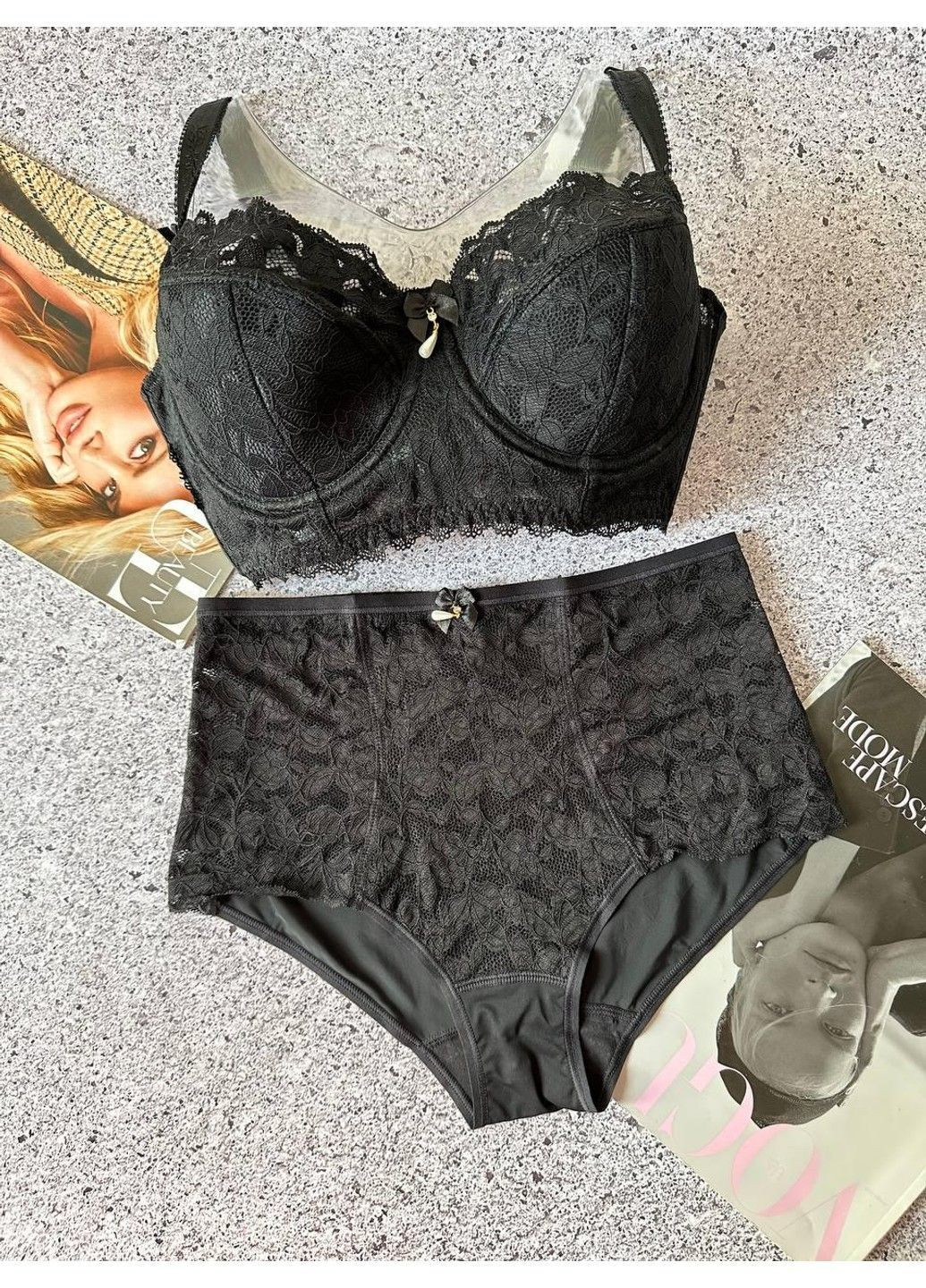 Чорний комплект бюстгальтер на кісточках і трусики сліпи чорний Lanny Mode