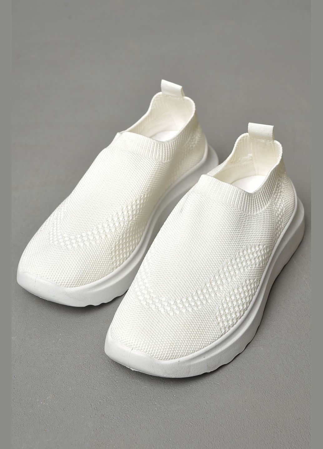 Белые демисезонные кроссовки женские белого цвета текстиль Let's Shop