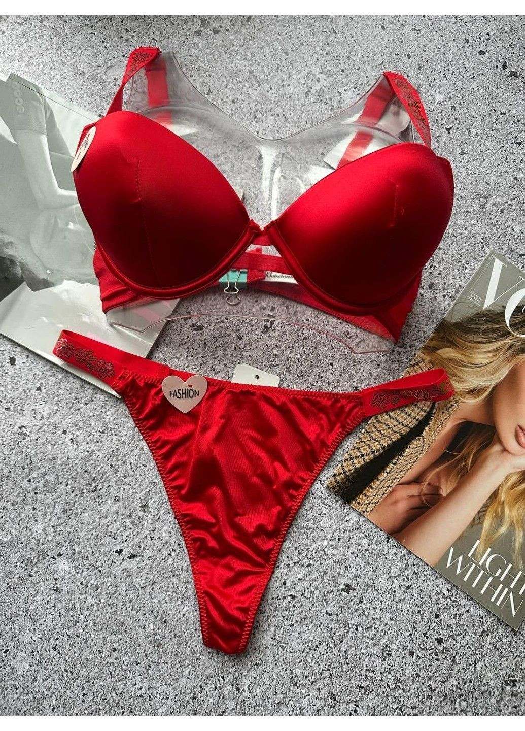 Красный женский комплект белья с формованной чашкой красный Beisdanna