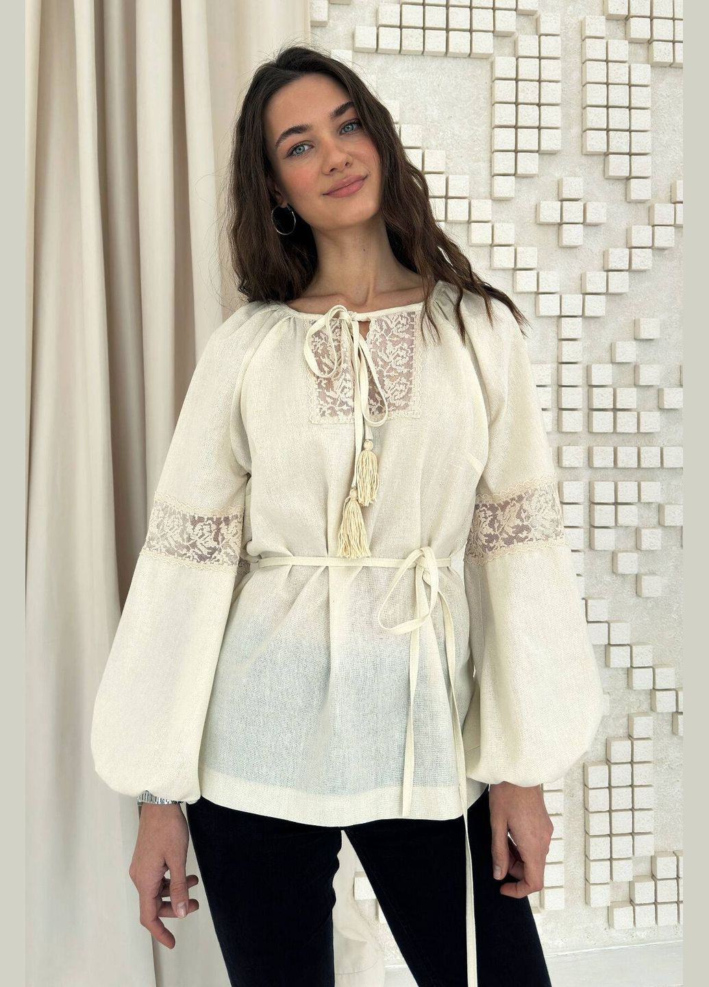 Бежевая блуза Nenka