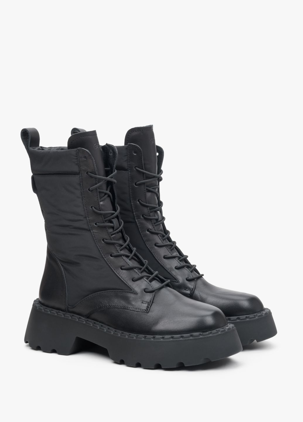 Осенние ботинки, цвет черный Estro