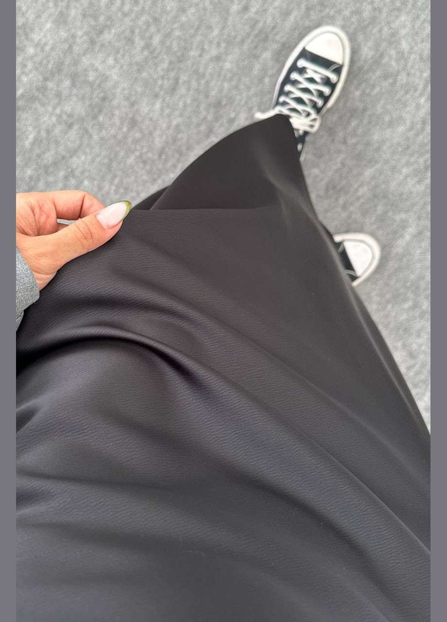 Черная кэжуал однотонная шелковая макси юбка на резинке Adelante а-силуэта (трапеция)