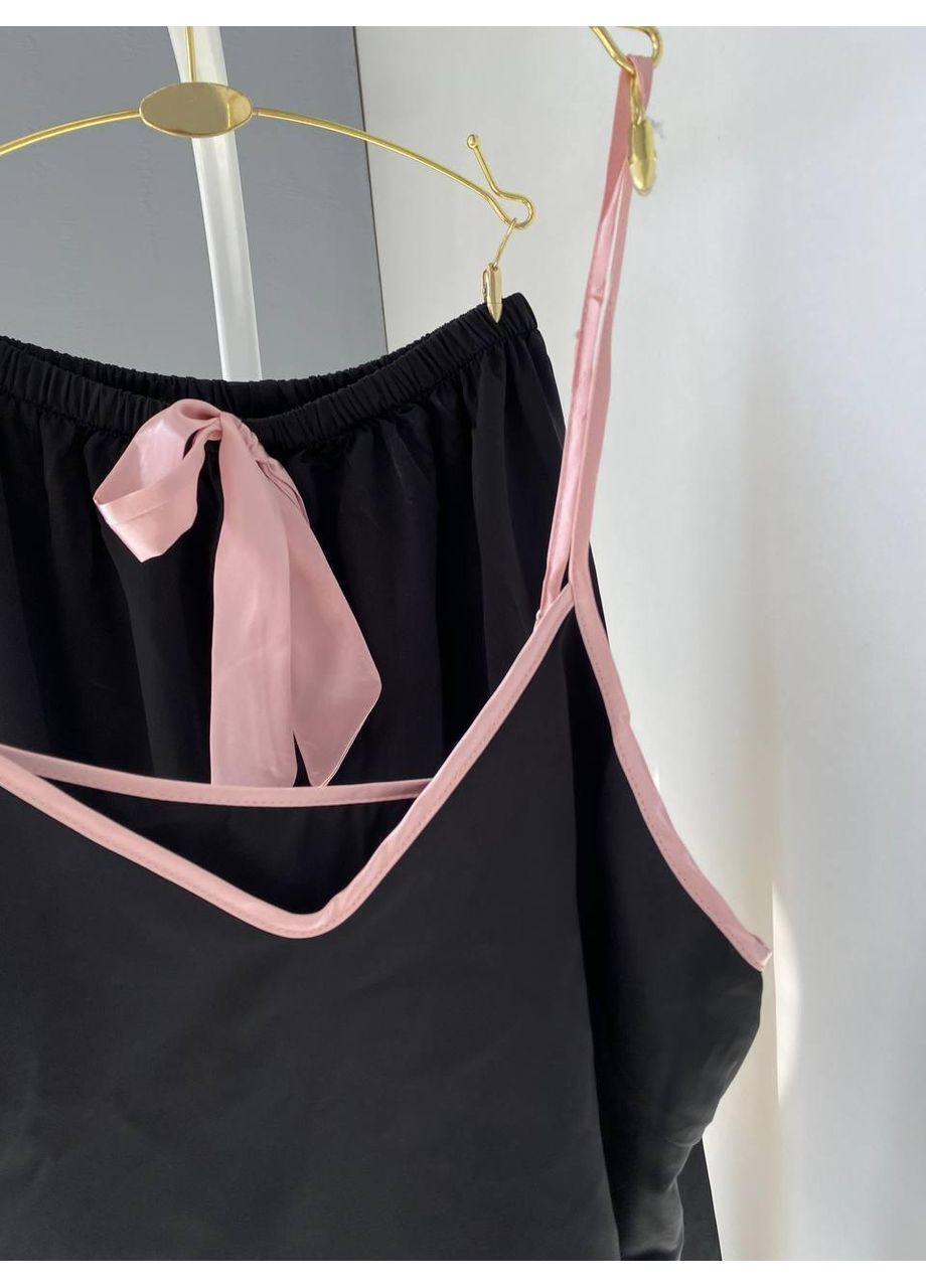 Чорна жіноча шовкова піжама чорна з рожевими вставками / піжама жіноча сатинова чорна на бретелях з бантом / комплект для сну No Brand