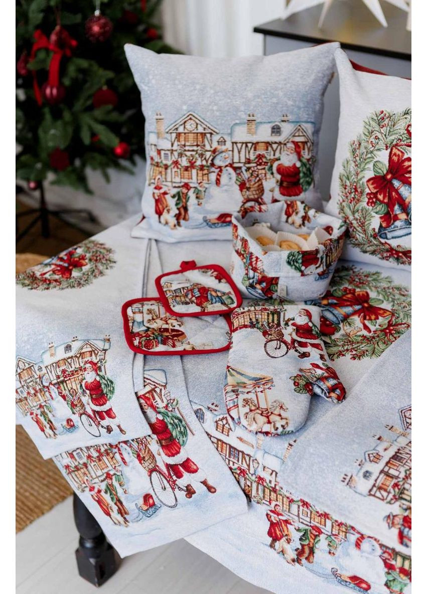 Новорічна декоративна подушка Carousel Святкування 45х45 см стильний подарунок для дому та інтер'єру ProDobro комбінований