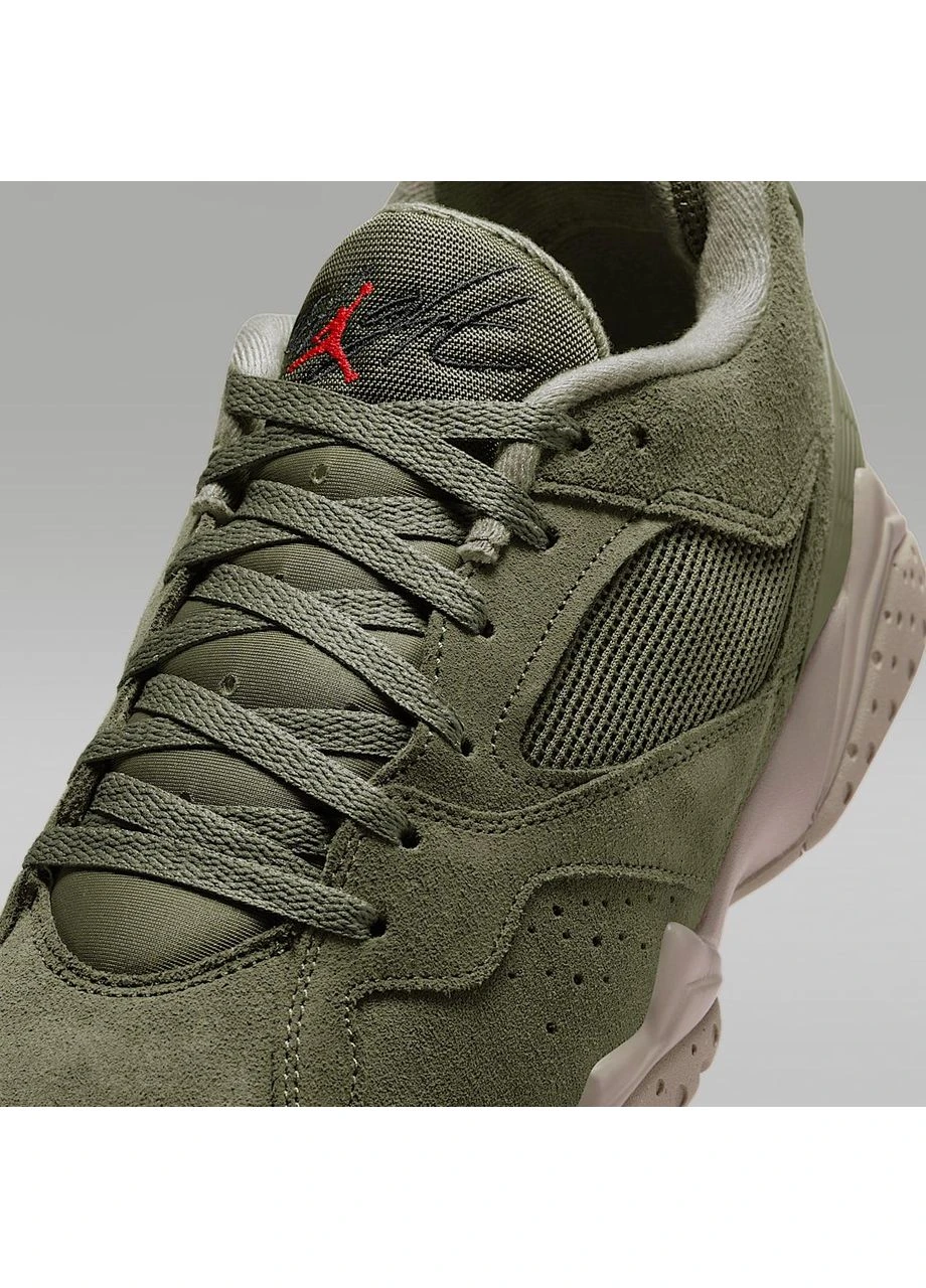 Оливкові кросівки mvp 92 olive hq3950-201 демісезон Air Jordan