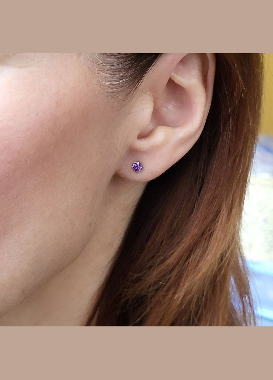 Сережки гвоздики пусеты на фиксаторах с Сиреневым камнем 4 мм серебро 925 пробы Родированное с2фа1/603 No Brand (306743054)