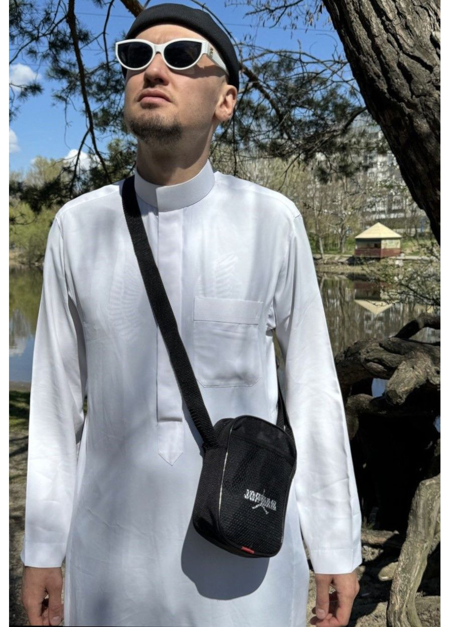 Барсетка в чёрном цвете - надёжный аксессуар для города No Brand (365762047)