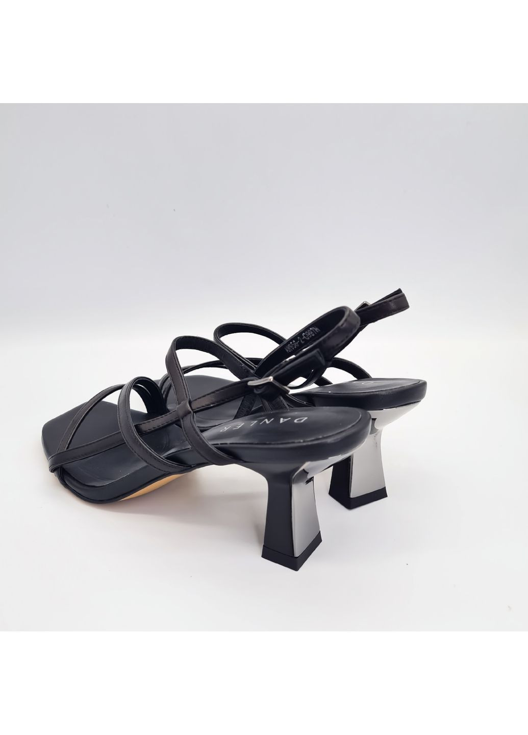 Черные босоножки (р) кожа 0-1-1-aw-956-2-g-997n Danler с ремешком