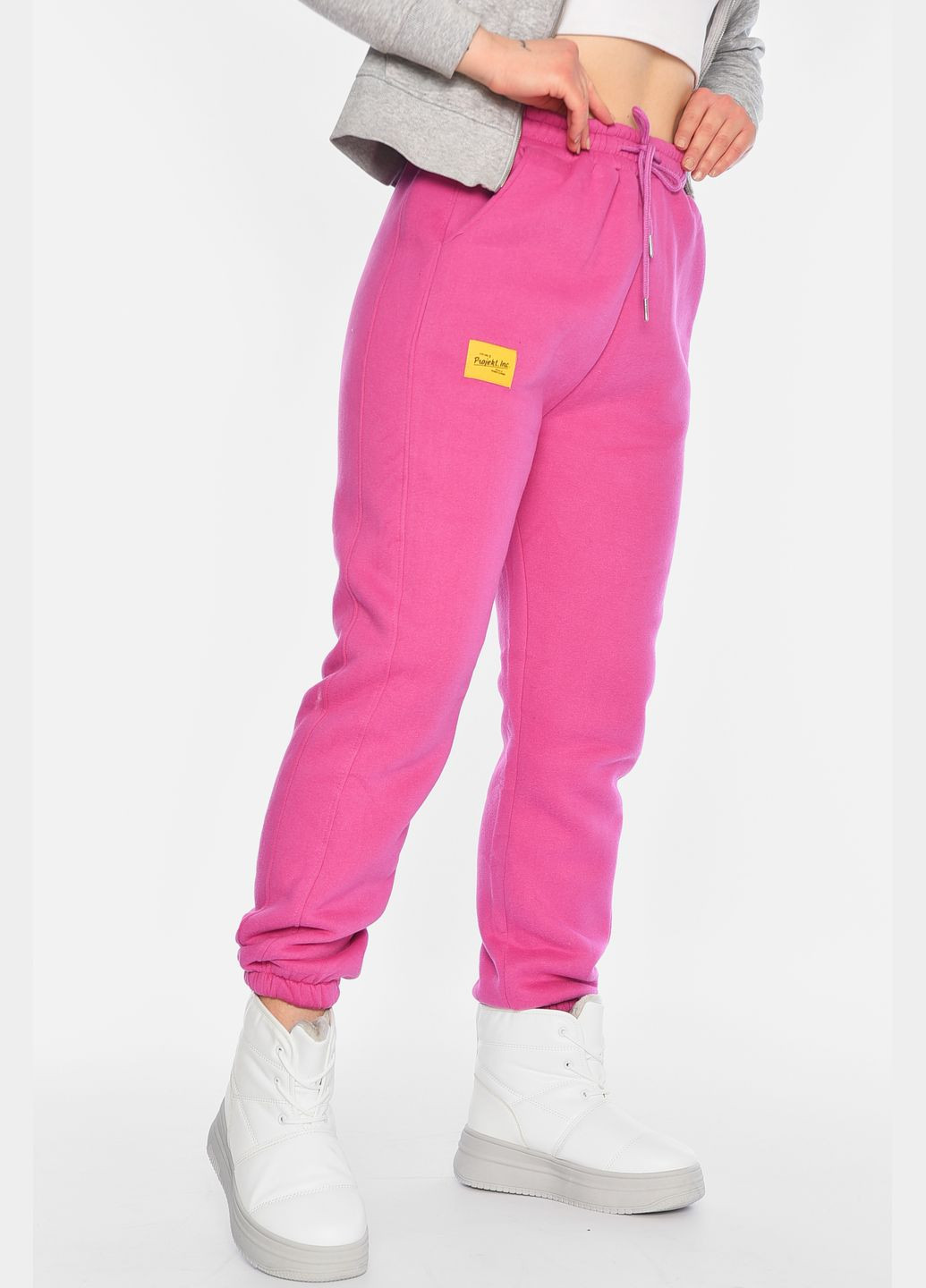 Спортивні штани жіночі на флісі малинового кольору Let's Shop (315773890)