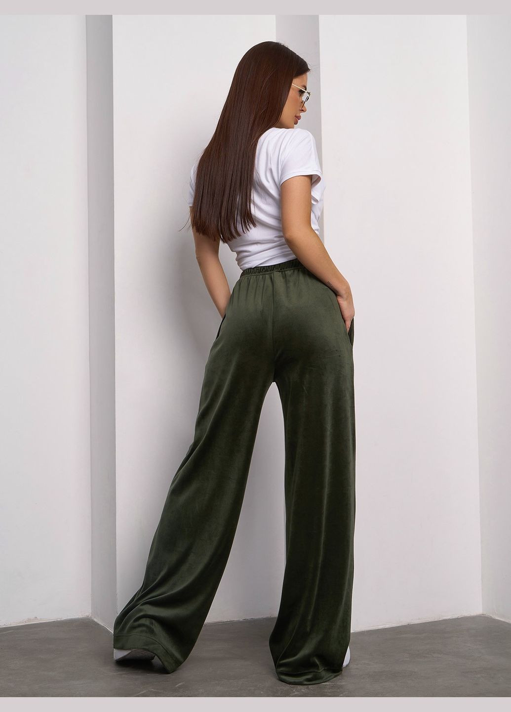 Стильные велюровые брюки широкого кроя No Brand (327437722)