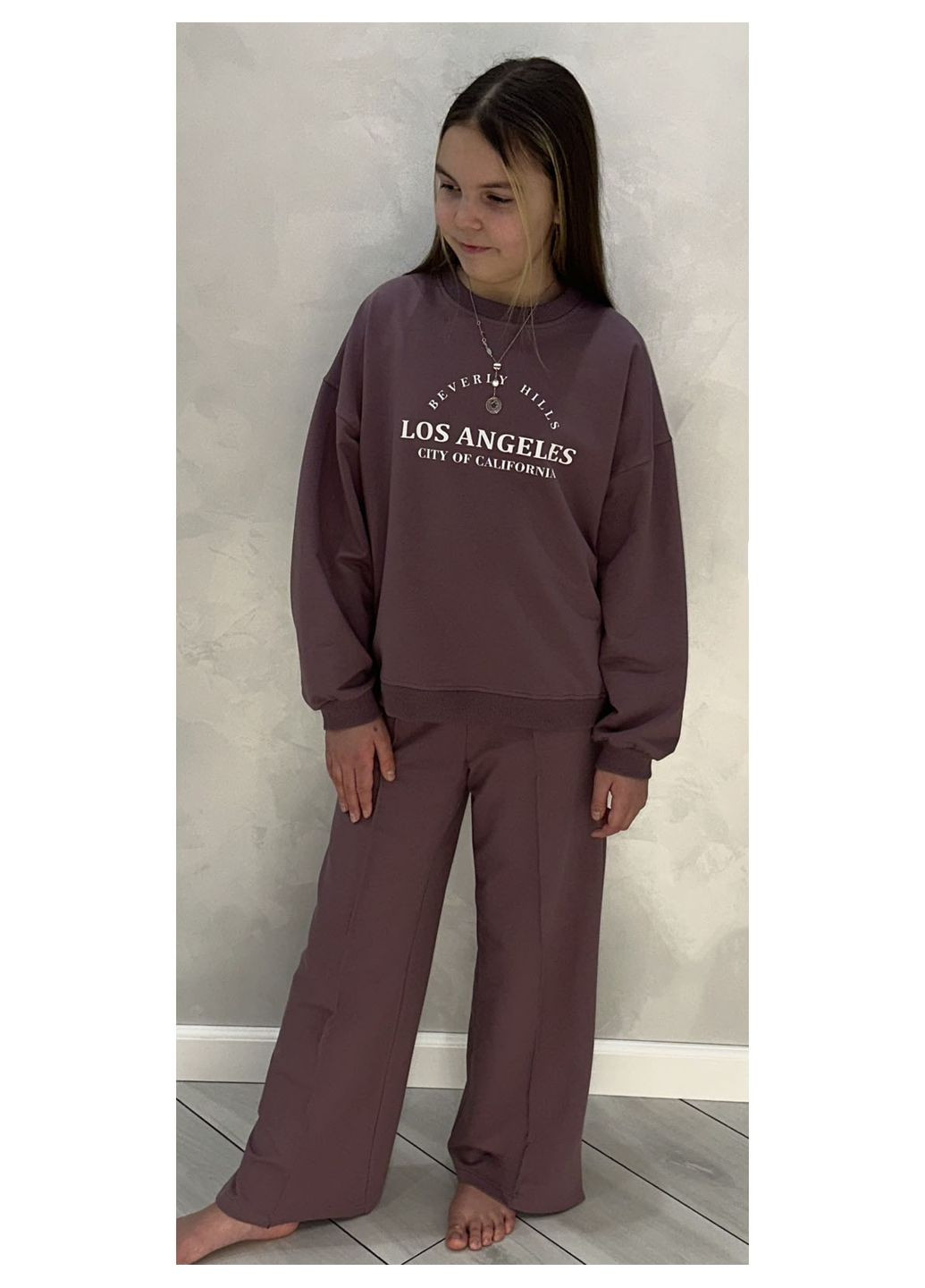 Коричневий демісезонний костюм для дівчинки світшот і брючки No Brand