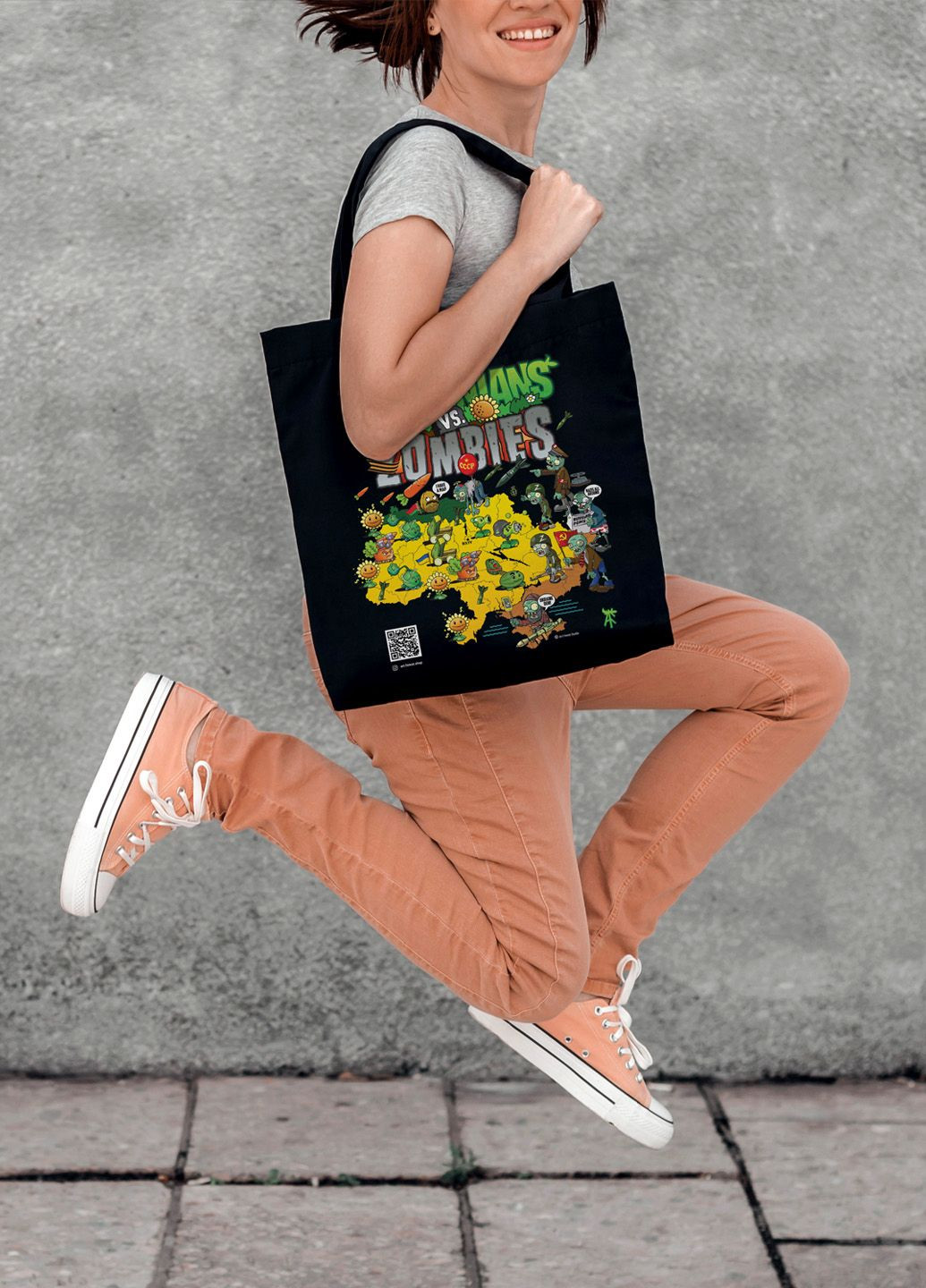 Чорна сумка-шопер. Унікальний принт. Українці проти Зомбі (за мотивами Plants VS Zombies) від Art Forest (292566934)