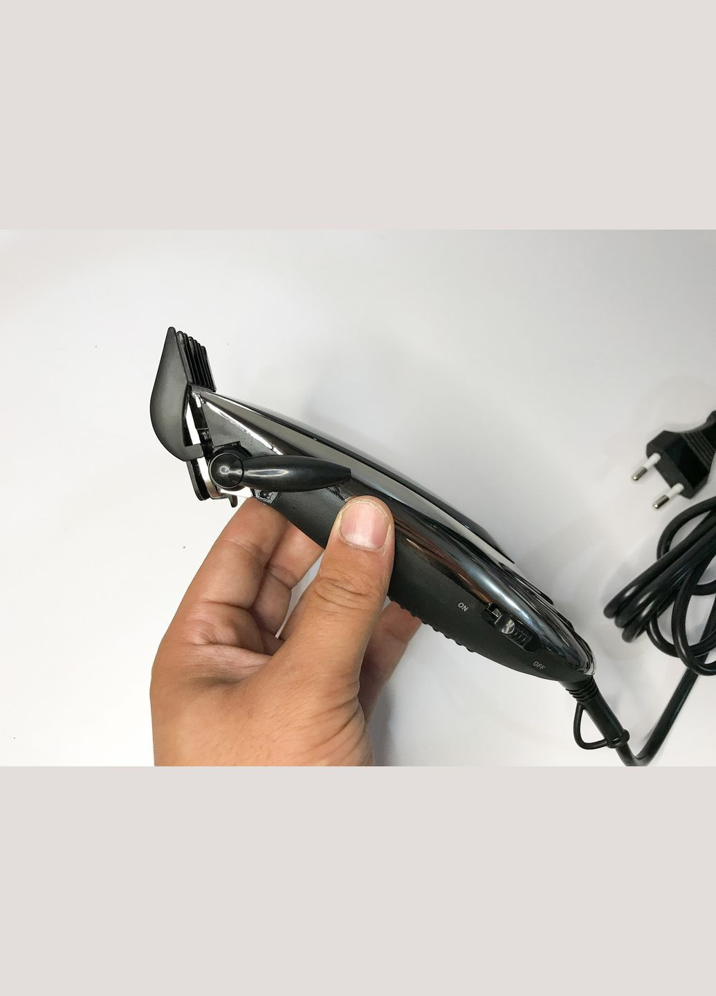 Профессиональная ведущая машинка для стрижки волос Geemy GM813 9 Вт Gemei (297331160)