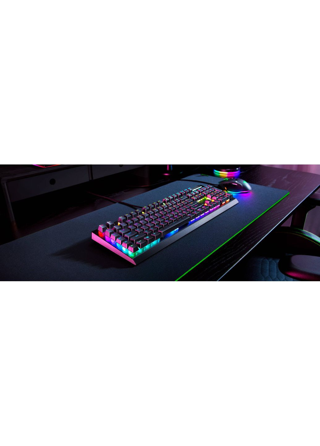 Клавіатура механічна USB Green Switch 110 клавіш RGB чорна Razer (388411503)