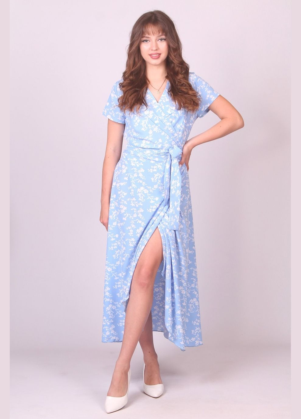 Голубое кэжуал платье женское 121 ветка белая софт голубое Актуаль