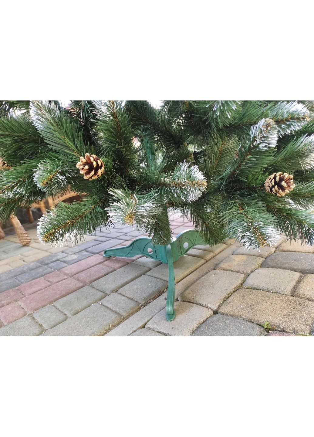 Ялинка штучна SGX Кармен з сріблястими шишками і перлами 1.80 м.зелена Yalynkar (366964452)