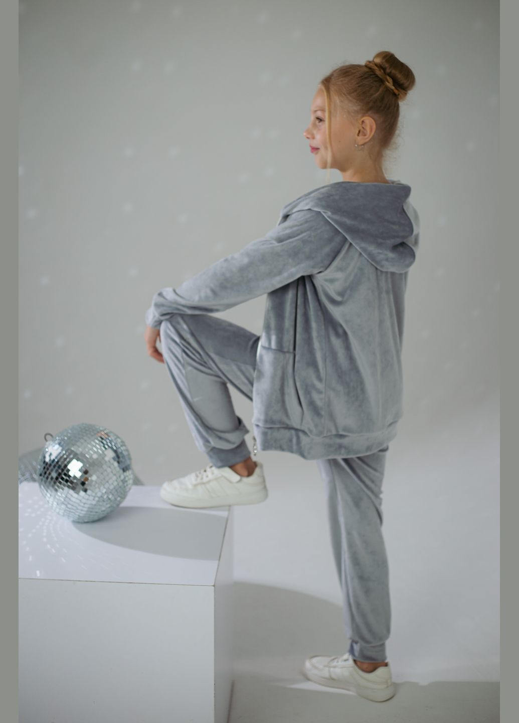 Велюровый спортивный костюм "Wednesday" (серый) No Brand (289362367)