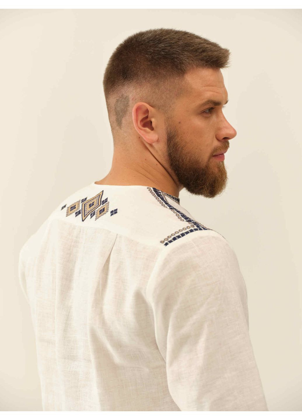 Біла біла лляна чоловіча вишиванка з орнаментом на спині ярема синя MOTYV візерунок орнамент льон (361893846)