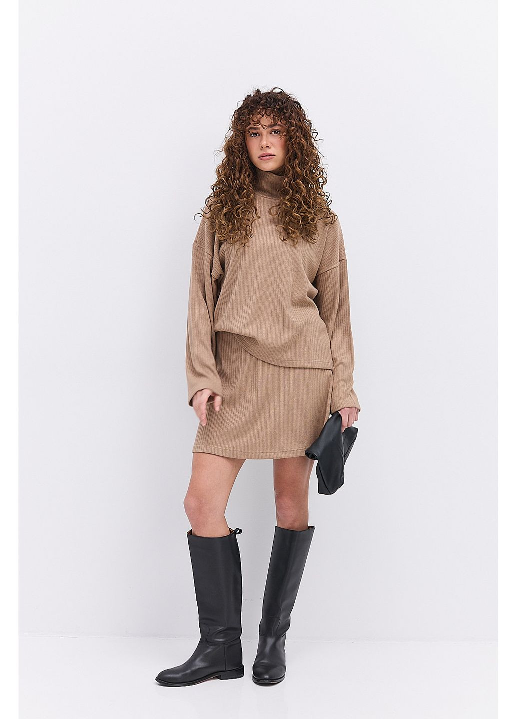 Жіночий трикотажний костюм з короткою спідницею розмір Arjen (373682304)