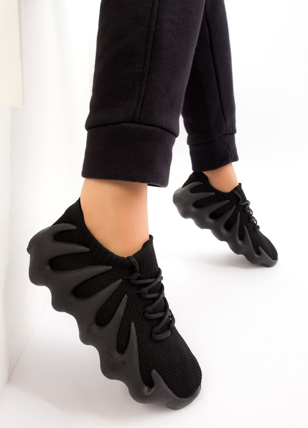 Чорні кросівки чоловічі Navigator