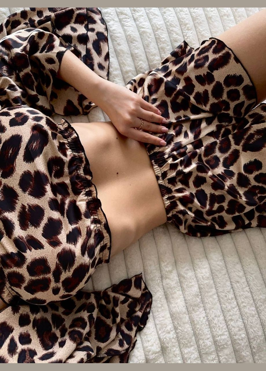 Комбінована всесезон сатинова піжама, комплект для дому топ + шорти Україна