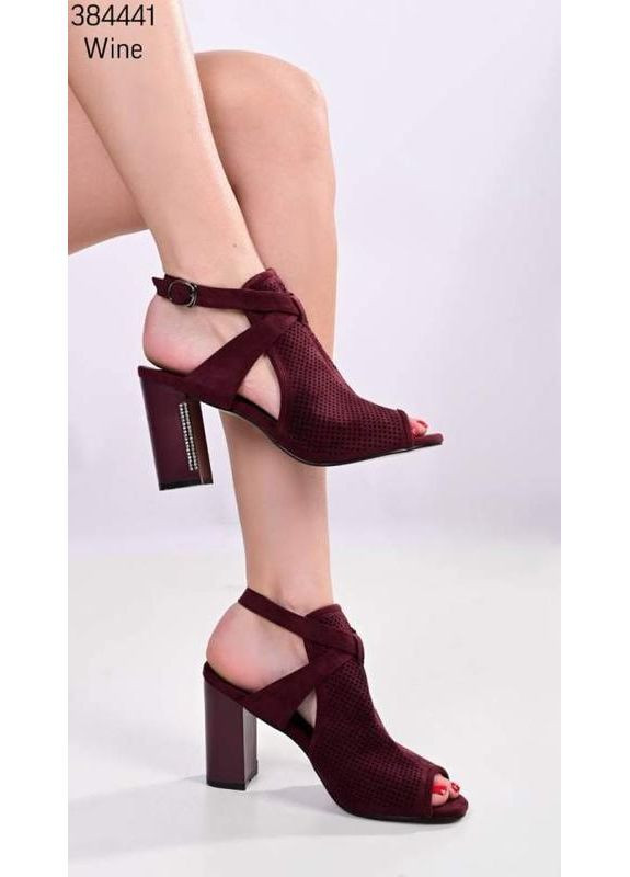 Бордовые босоножки Bashili с ремешком с перфорацией