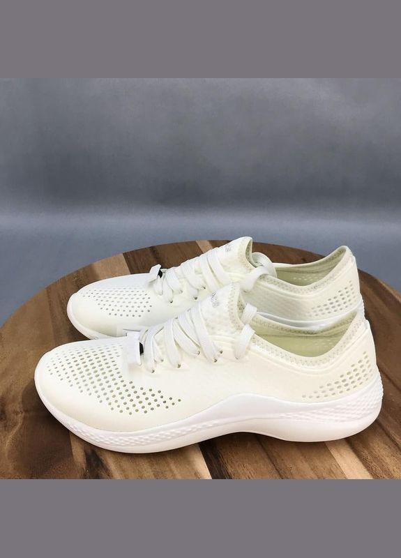 Бежеві крокс literide 360 крокс кросівки лайтрайл 360 Crocs