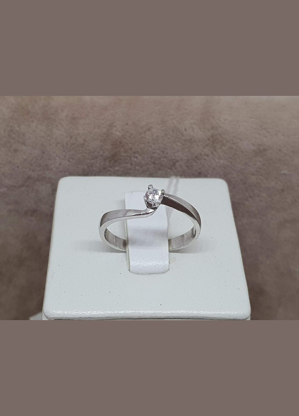 Серебряное кольцо с фианитами. 1502/9Р-CZ AGNI (323036755)