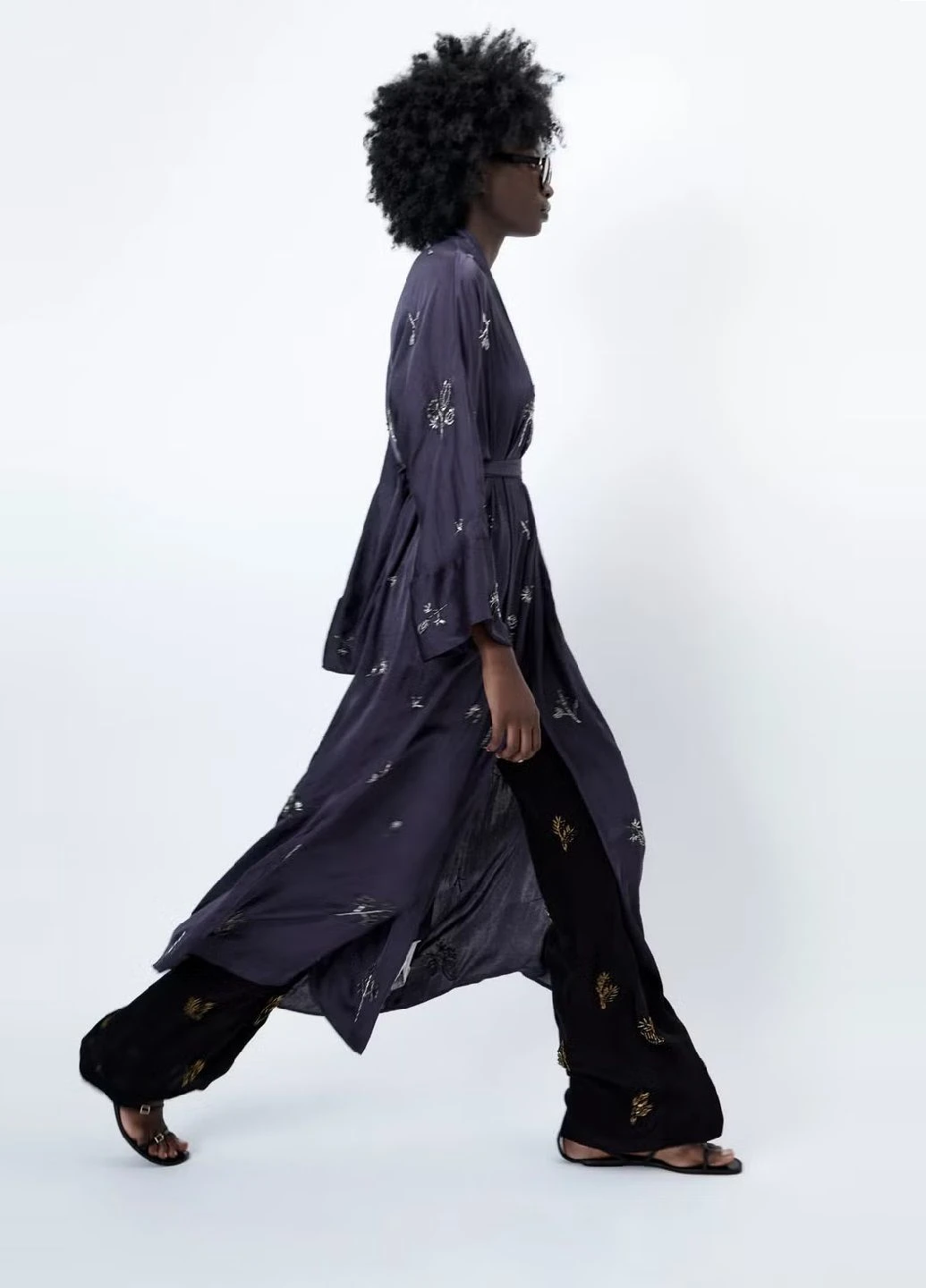Темно-синее платье-кимоно с бисером и пайетками Zara