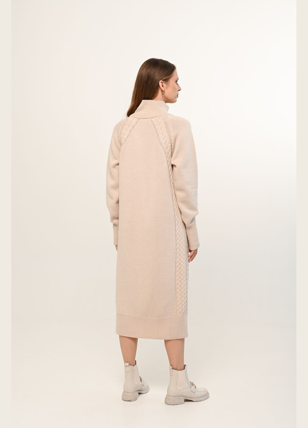 Бежевое деловое платье макси молоко Teplo однотонное