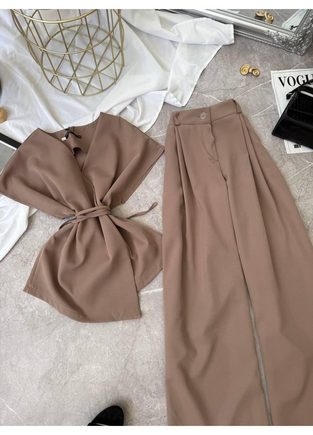 Костюм 2–ка з костюмки, з жилеткою та широкими штанами мод ЛКК-202, мокко, 50-52 No Brand (355469744)