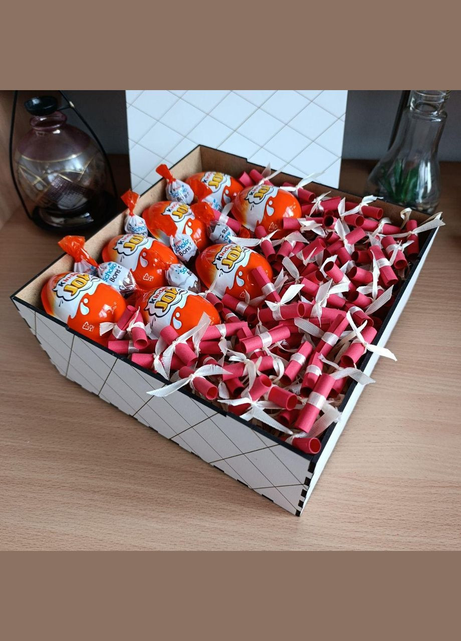 Бокс с Kinder JOY и 101 причина «Почему я тебя люблю» для девушки (ar169) Подарочный набор без топера No Brand (317539263)