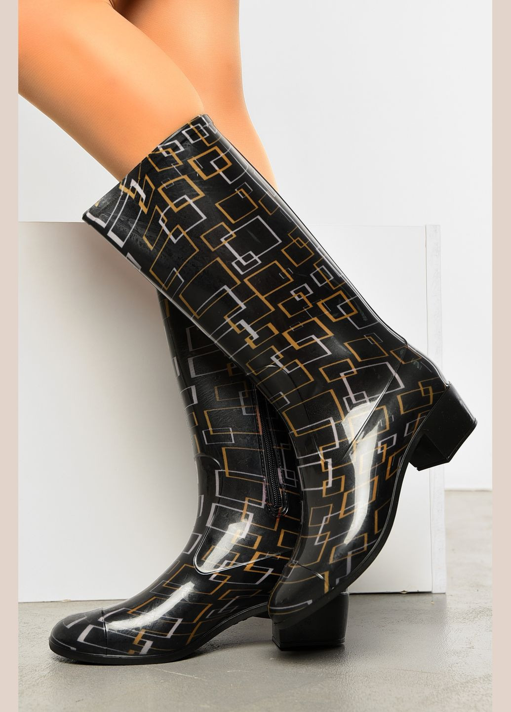 Черные сапоги резиновые высокие женские черного цвета Let's Shop