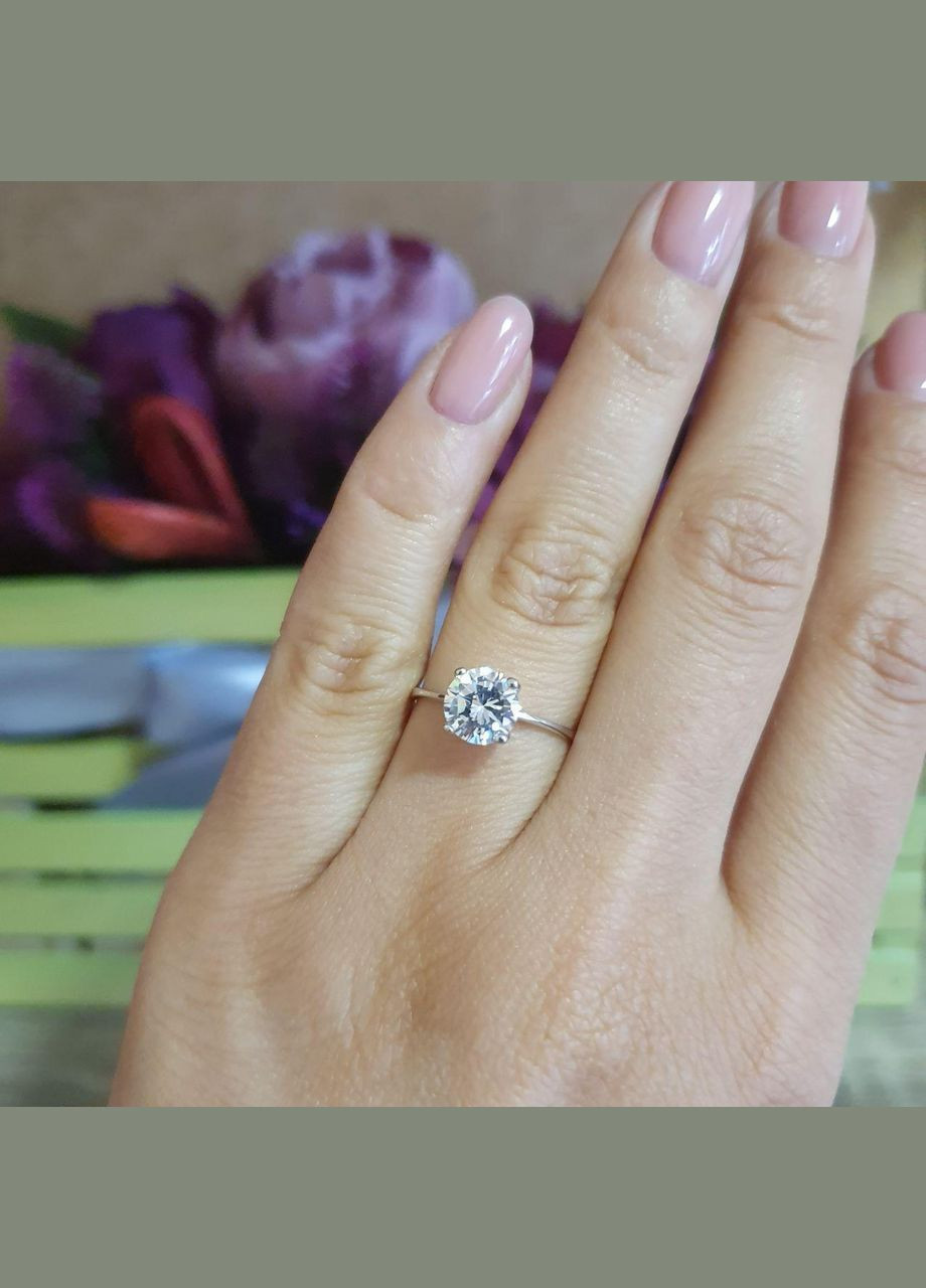 Кольцо серебряное с одним крупным фианитом посередине Каштан (342335511)