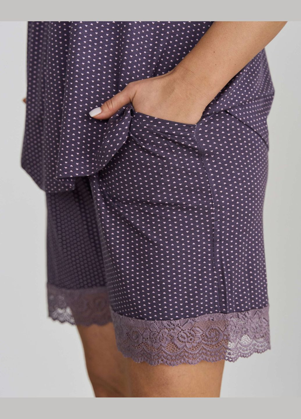 Фиолетовая всесезон пижама с майкой и шортами в горошек Nicoletta
